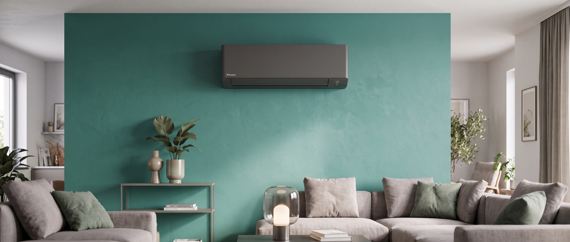 Climatiseur Daikin installé sur un mur bleu-vert dans un salon